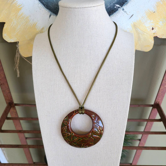 Ceramic Pendant Necklace with Silk Adjustable Rope Handmade Green Leaf Round 2" - Picture 2 of 8